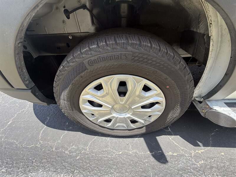 2025 Ford Transit 250 Low Roof - Photo 31 - Lecanto, FL 34461