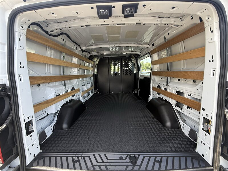 2025 Ford Transit 250 Low Roof - Photo 30 - Lecanto, FL 34461