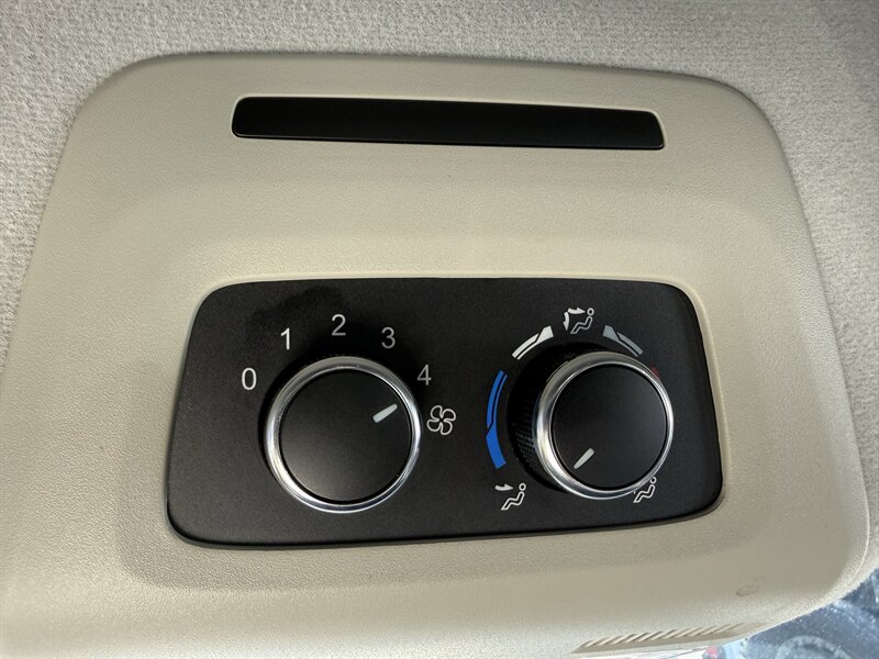 2021 Ford Transit 350 XL 15 Passenger High Roof Ecoboost - Photo 18 - Lecanto, FL 34461