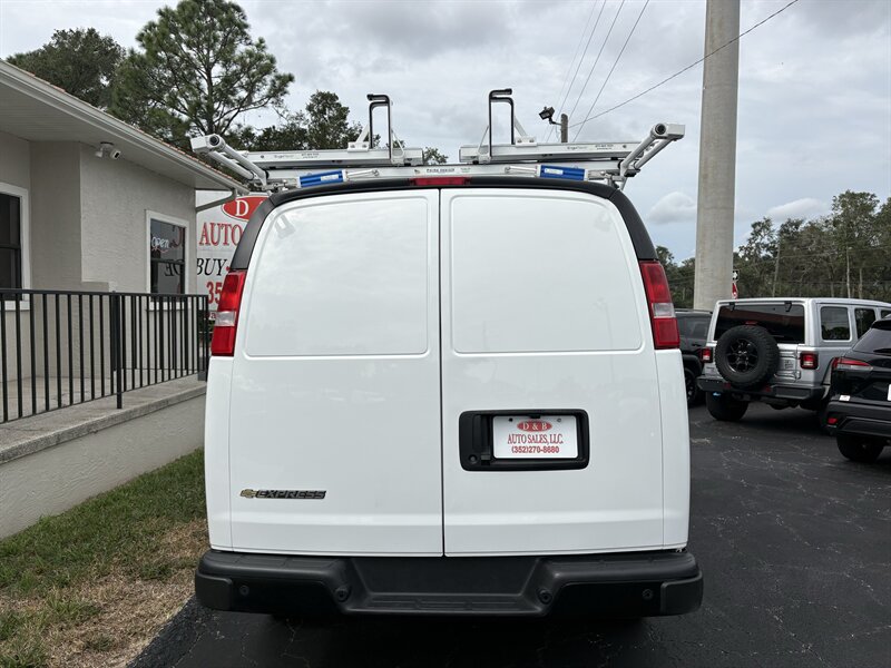 2025 Chevrolet Express 3500 Extended Cargo Van - Photo 7 - Lecanto, FL 34461