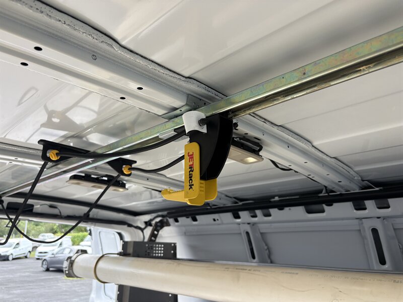 2025 Chevrolet Express 3500 Extended Cargo Van - Photo 15 - Lecanto, FL 34461