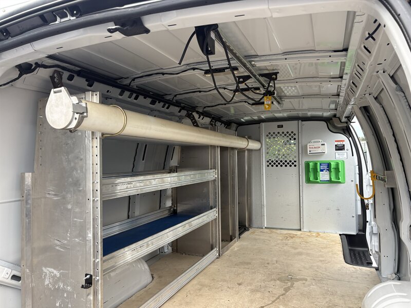 2025 Chevrolet Express 3500 Extended Cargo Van - Photo 13 - Lecanto, FL 34461
