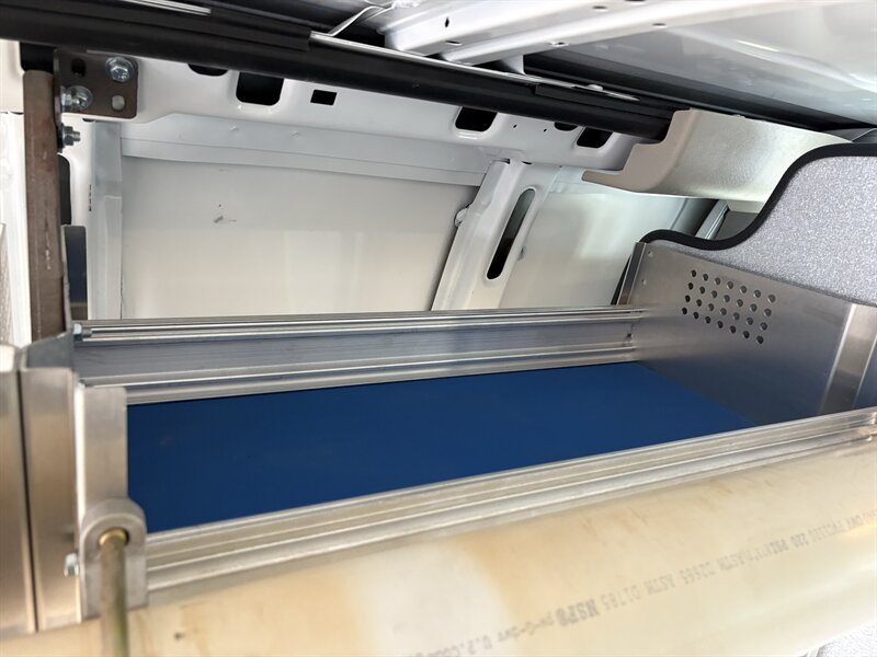 2025 Chevrolet Express 3500 Extended Cargo Van - Photo 21 - Lecanto, FL 34461