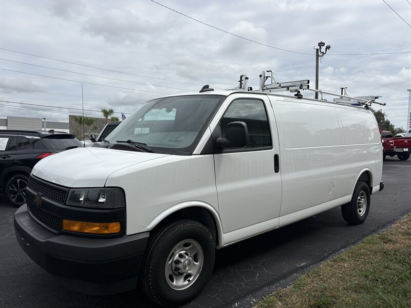 2025 Chevrolet Express 3500 Extended Cargo Van - Photo 4 - Lecanto, FL 34461