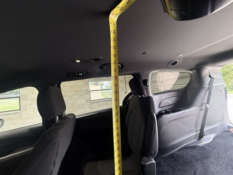 2022 Chrysler Pacifica Touring Wheelchair Accessible - Photo 42 - Lecanto, FL 34461