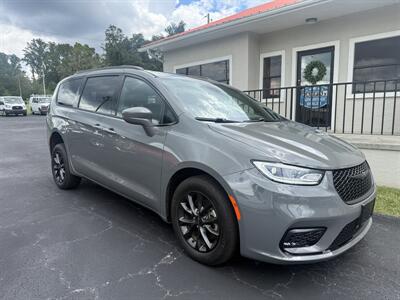 2022 Chrysler Pacifica Touring Wheelchair Accessible - Photo 3 - Lecanto, FL 34461