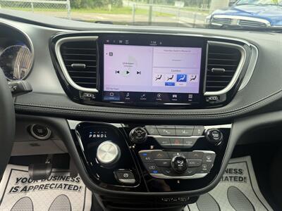 2022 Chrysler Pacifica Touring Wheelchair Accessible - Photo 22 - Lecanto, FL 34461