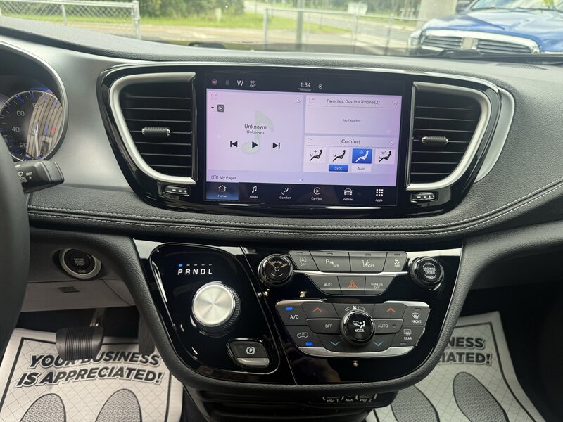 2022 Chrysler Pacifica Touring Wheelchair Accessible - Photo 22 - Lecanto, FL 34461