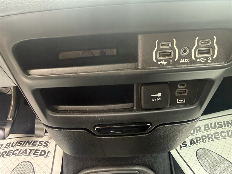 2022 Chrysler Pacifica Touring Wheelchair Accessible - Photo 24 - Lecanto, FL 34461
