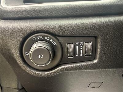2022 Chrysler Pacifica Touring Wheelchair Accessible - Photo 13 - Lecanto, FL 34461