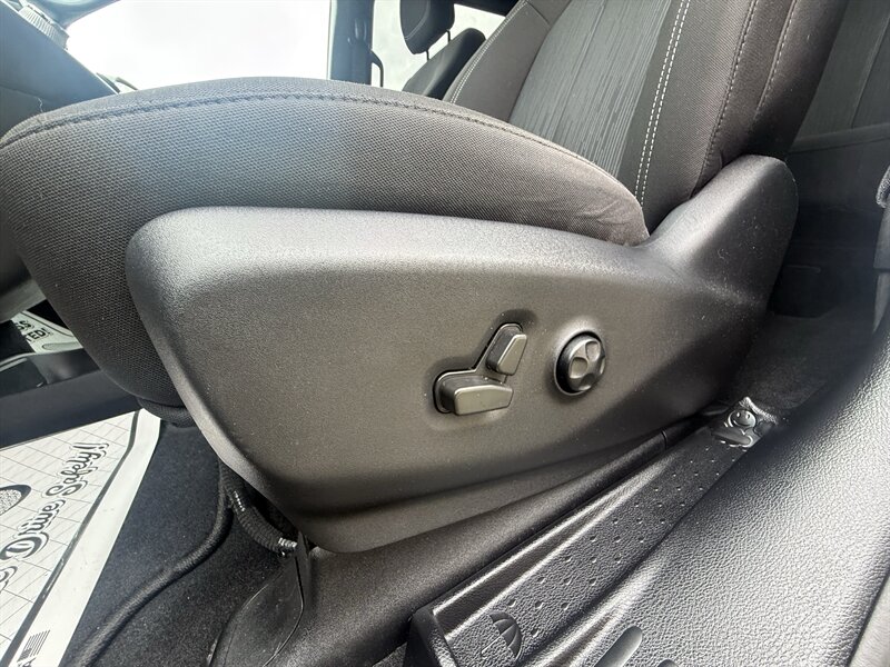 2022 Chrysler Pacifica Touring Wheelchair Accessible - Photo 20 - Lecanto, FL 34461