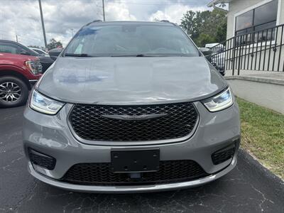 2022 Chrysler Pacifica Touring Wheelchair Accessible - Photo 4 - Lecanto, FL 34461