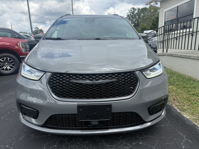 2022 Chrysler Pacifica Touring Wheelchair Accessible - Photo 4 - Lecanto, FL 34461