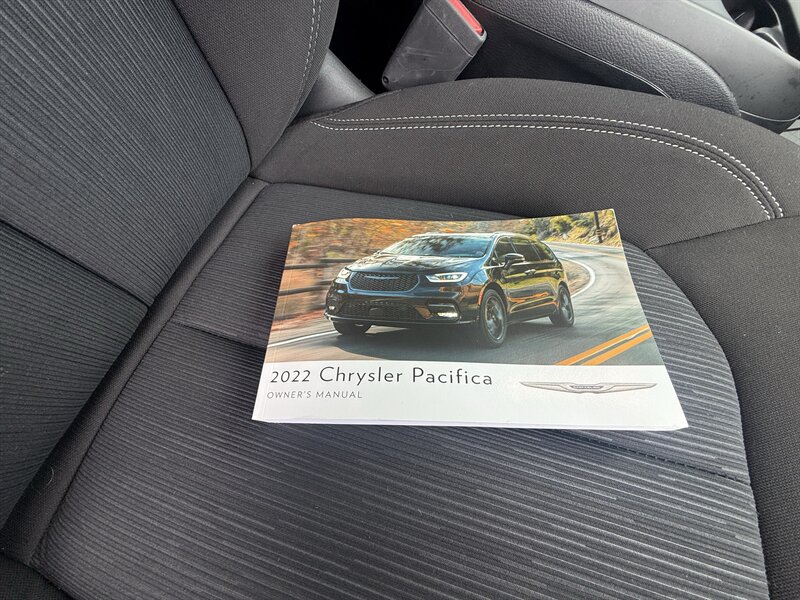 2022 Chrysler Pacifica Touring Wheelchair Accessible - Photo 29 - Lecanto, FL 34461