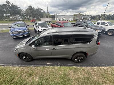 2022 Chrysler Pacifica Touring Wheelchair Accessible - Photo 6 - Lecanto, FL 34461