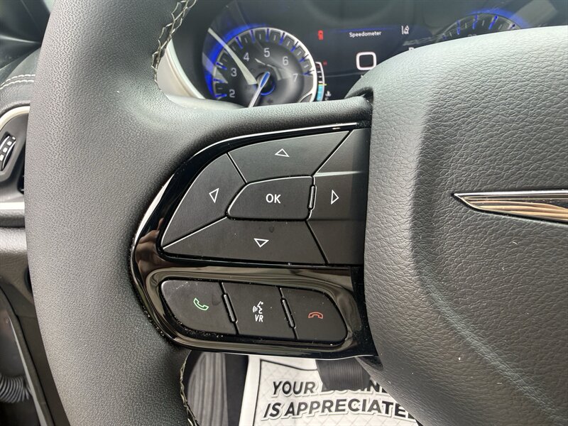 2022 Chrysler Pacifica Touring Wheelchair Accessible - Photo 15 - Lecanto, FL 34461
