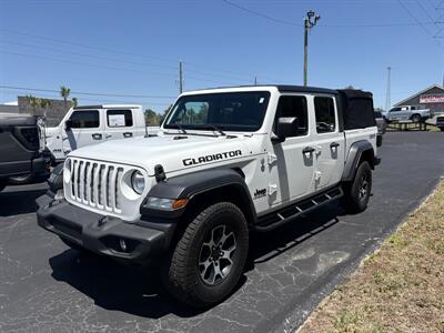 2020 Jeep Gladiator Sport S   - Photo 3 - Lecanto, FL 34461