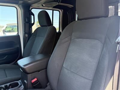 2020 Jeep Gladiator Sport S   - Photo 9 - Lecanto, FL 34461