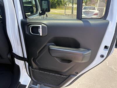 2020 Jeep Gladiator Sport S   - Photo 20 - Lecanto, FL 34461