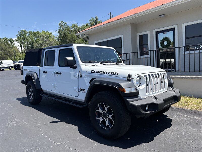 2020 Jeep Gladiator Sport S   - Photo 1 - Lecanto, FL 34461