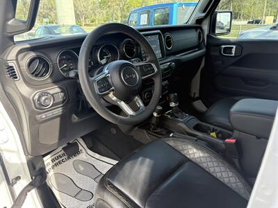 2023 Jeep Wrangler Sahara 4xe   - Photo 9 - Lecanto, FL 34461