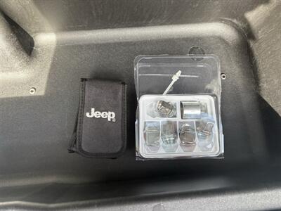2023 Jeep Wrangler Sahara 4xe   - Photo 32 - Lecanto, FL 34461