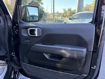 2020 Jeep Wrangler Unlimited Sahara   - Photo 14 - Lecanto, FL 34461