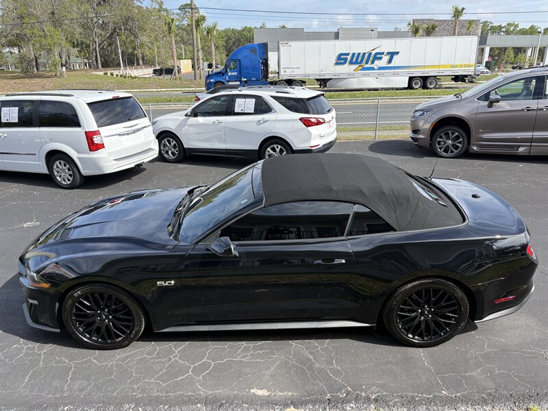 2018 Ford Mustang GT Premium - Photo 6 - Lecanto, FL 34461