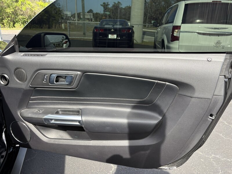 2018 Ford Mustang GT Premium - Photo 13 - Lecanto, FL 34461