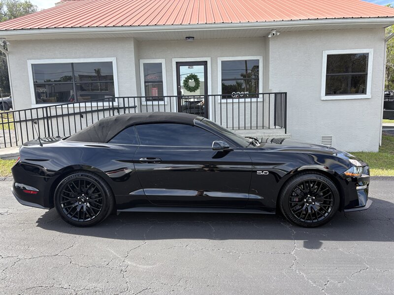 2018 Ford Mustang GT Premium - Photo 4 - Lecanto, FL 34461