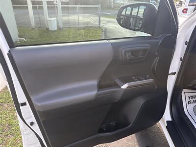 2022 Toyota Tacoma SR5 V6   - Photo 7 - Lecanto, FL 34461