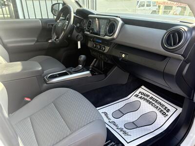 2022 Toyota Tacoma SR5 V6   - Photo 19 - Lecanto, FL 34461