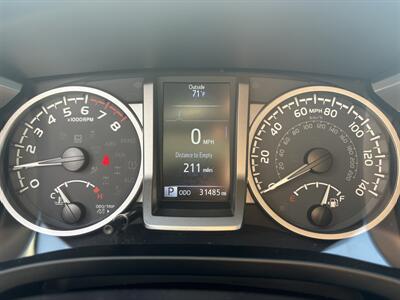 2022 Toyota Tacoma SR5 V6   - Photo 10 - Lecanto, FL 34461