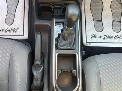 2022 Toyota Tacoma SR5 V6   - Photo 13 - Lecanto, FL 34461