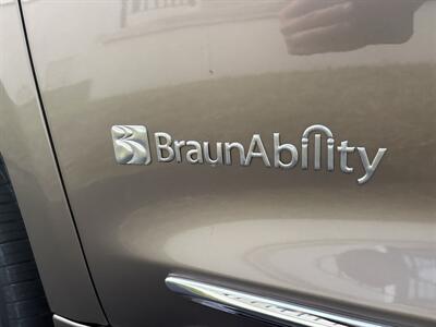 2017 Chrysler Pacifica Limited   - Photo 5 - Lecanto, FL 34461