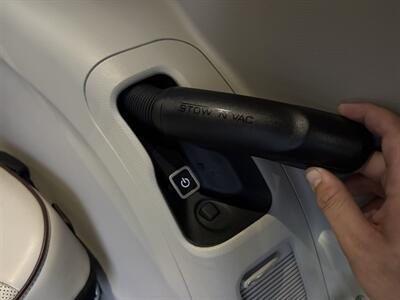 2017 Chrysler Pacifica Limited   - Photo 23 - Lecanto, FL 34461