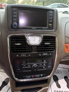 2016 Chrysler Town and Country Touring - Photo 13 - Campbell, CA 95008