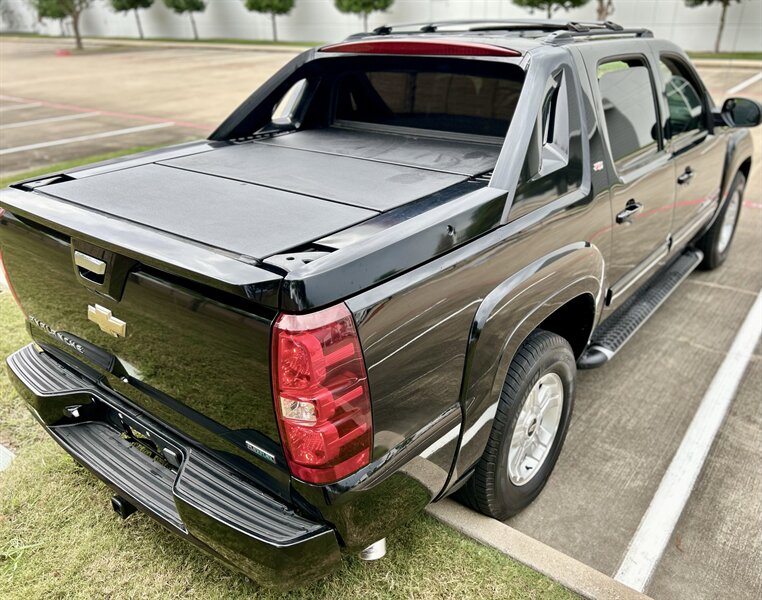2011 Chevrolet CHEVROLET AVALANCHE 4X4 LT Z71 LEATHER NAV R-CAMERA MICHELIN TIRES 4WD   - Photo 14 - Stafford, TX 77477