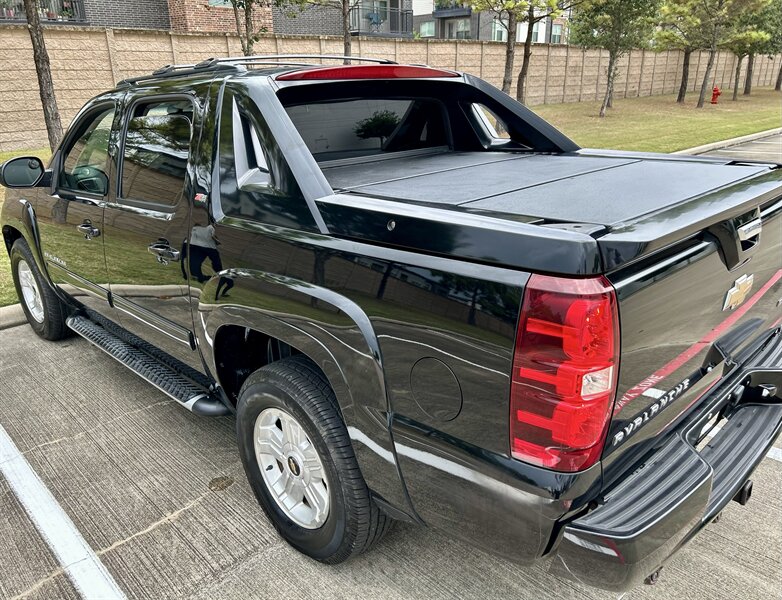 2011 Chevrolet CHEVROLET AVALANCHE 4X4 LT Z71 LEATHER NAV R-CAMERA MICHELIN TIRES 4WD   - Photo 23 - Stafford, TX 77477