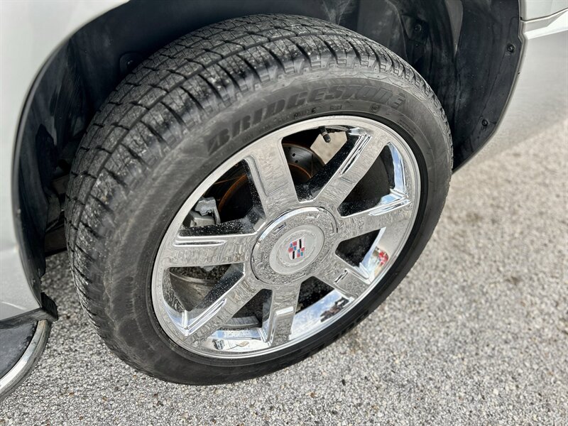 2010 Cadillac CADILLAC ESCALADE ESV AWD LUXURY DVD 4X4 7 PASSENGER CHROME WHEELS   - Photo 13 - Stafford, TX 77477