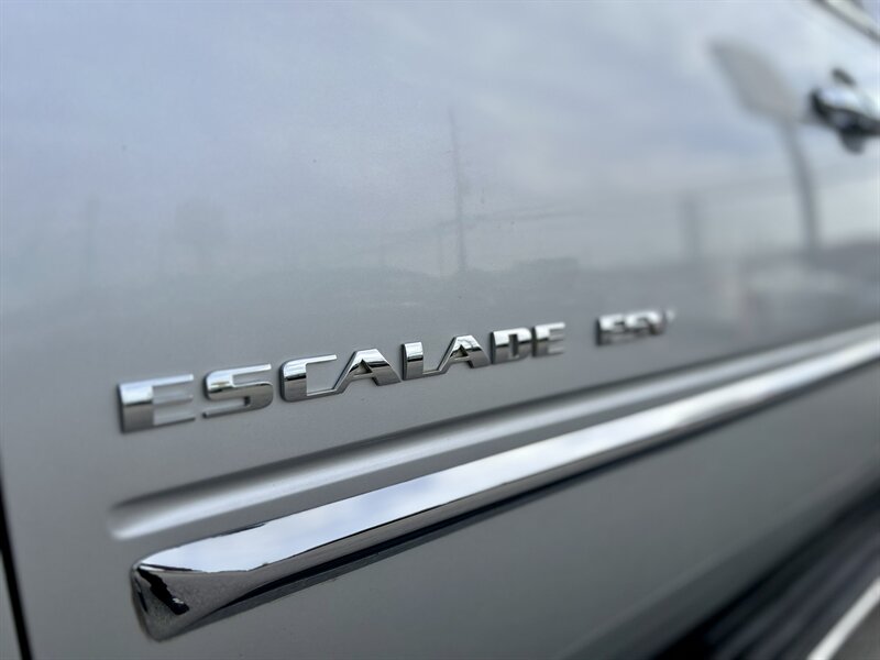 2010 Cadillac CADILLAC ESCALADE ESV AWD LUXURY DVD 4X4 7 PASSENGER CHROME WHEELS   - Photo 14 - Stafford, TX 77477