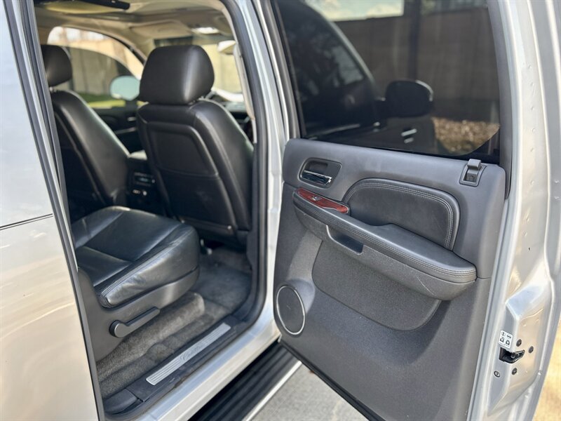 2010 Cadillac Escalade ESV LUXURY AWD DVD HTD & COOL SEATS YOU TUBE VIDEO   - Photo 58 - Stafford, TX 77477