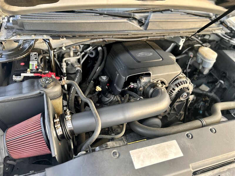 2010 Cadillac CADILLAC ESCALADE ESV AWD LUXURY DVD 4X4 7 PASSENGER CHROME WHEELS   - Photo 21 - Stafford, TX 77477