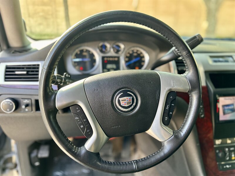 2010 Cadillac Escalade ESV LUXURY AWD DVD HTD & COOL SEATS YOU TUBE VIDEO   - Photo 38 - Stafford, TX 77477