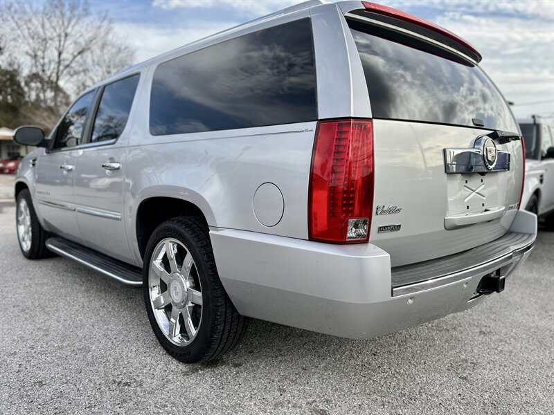 2010 Cadillac CADILLAC ESCALADE ESV AWD LUXURY DVD 4X4 7 PASSENGER CHROME WHEELS   - Photo 22 - Stafford, TX 77477