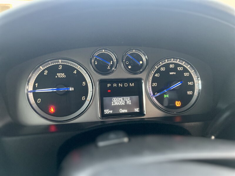 2010 Cadillac CADILLAC ESCALADE ESV AWD LUXURY DVD 4X4 7 PASSENGER CHROME WHEELS   - Photo 6 - Stafford, TX 77477