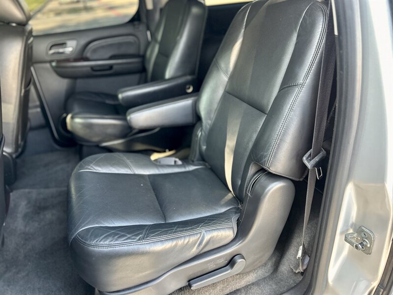 2010 Cadillac Escalade ESV LUXURY AWD DVD HTD & COOL SEATS YOU TUBE VIDEO   - Photo 54 - Stafford, TX 77477