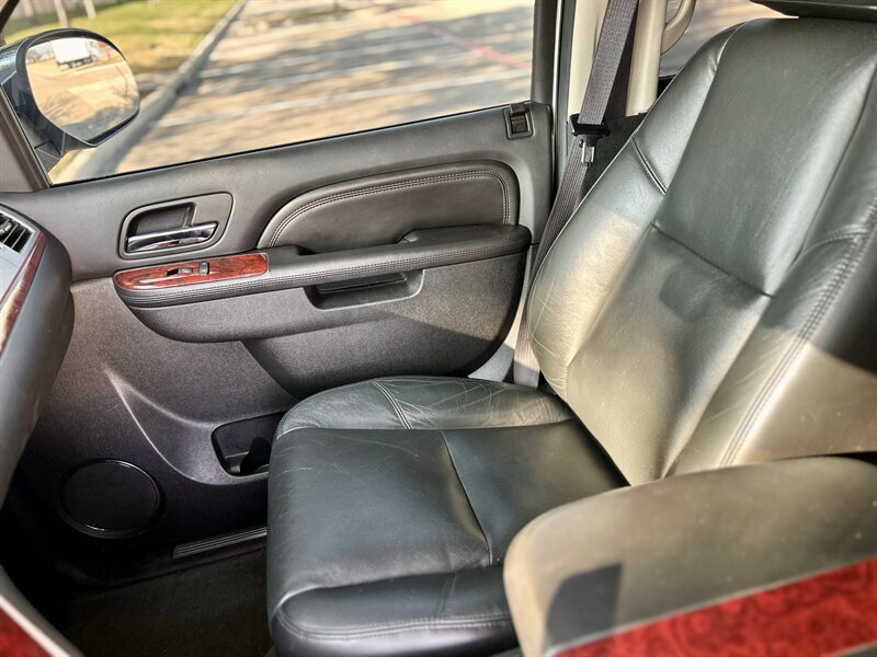 2010 Cadillac Escalade ESV LUXURY AWD DVD HTD & COOL SEATS YOU TUBE VIDEO   - Photo 50 - Stafford, TX 77477