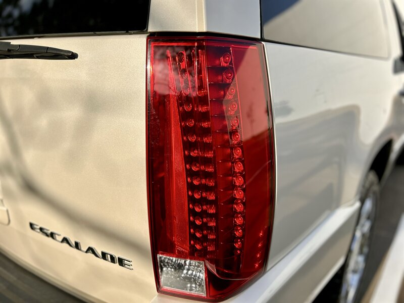 2011 Cadillac CADILLAC ESCALADE ESV PREMIUM NAVIGATIION DVD YOUTUBE VIDEO   - Photo 36 - Stafford, TX 77477