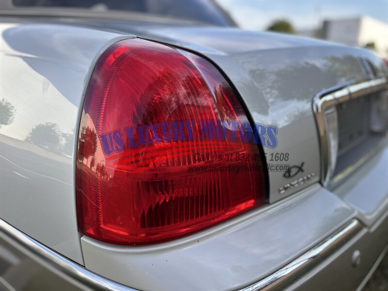 2004 Lincoln LINCOLN TOWN CAR ULTIMATE LIMITED NAV CARRIAGE TOP CHROME WHEELS   - Photo 30 - Stafford, TX 77477